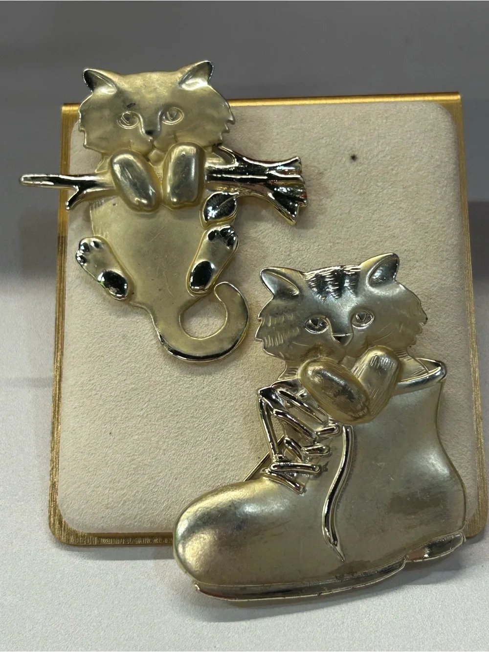 Vintage AJC gold tone kitty brooches